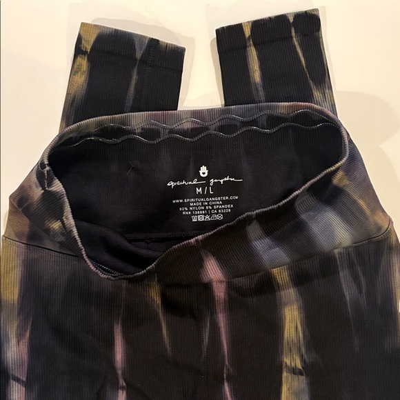 Spiritual Gangster Amor Cropped Tank & Love Sculpt Legging Set; Black Tie Dye - Picture 4 of 8